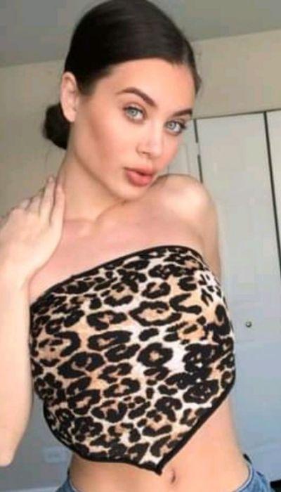 Sarah, 24