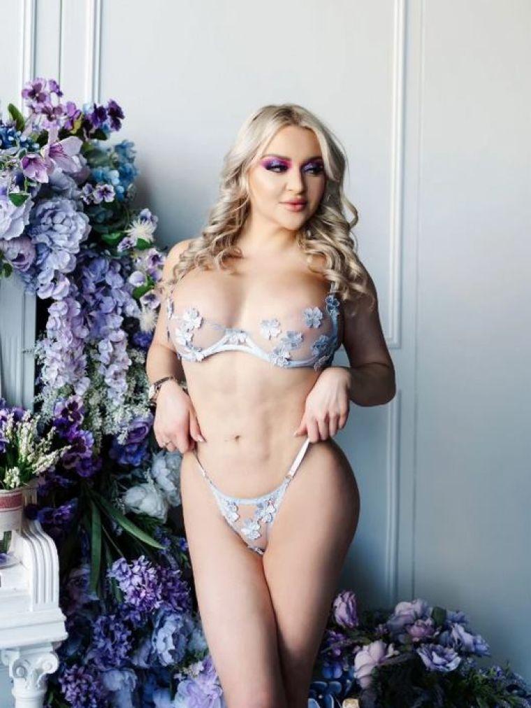 Карина Валентина, 24
