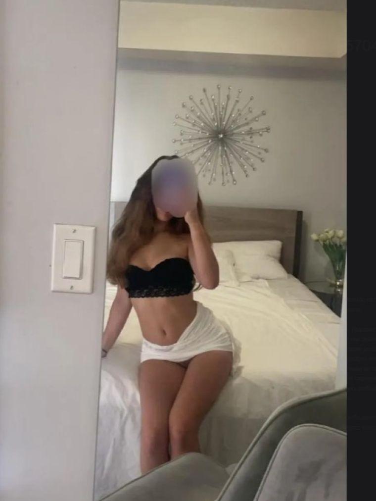 Arielle, 19, Toronto, Durham